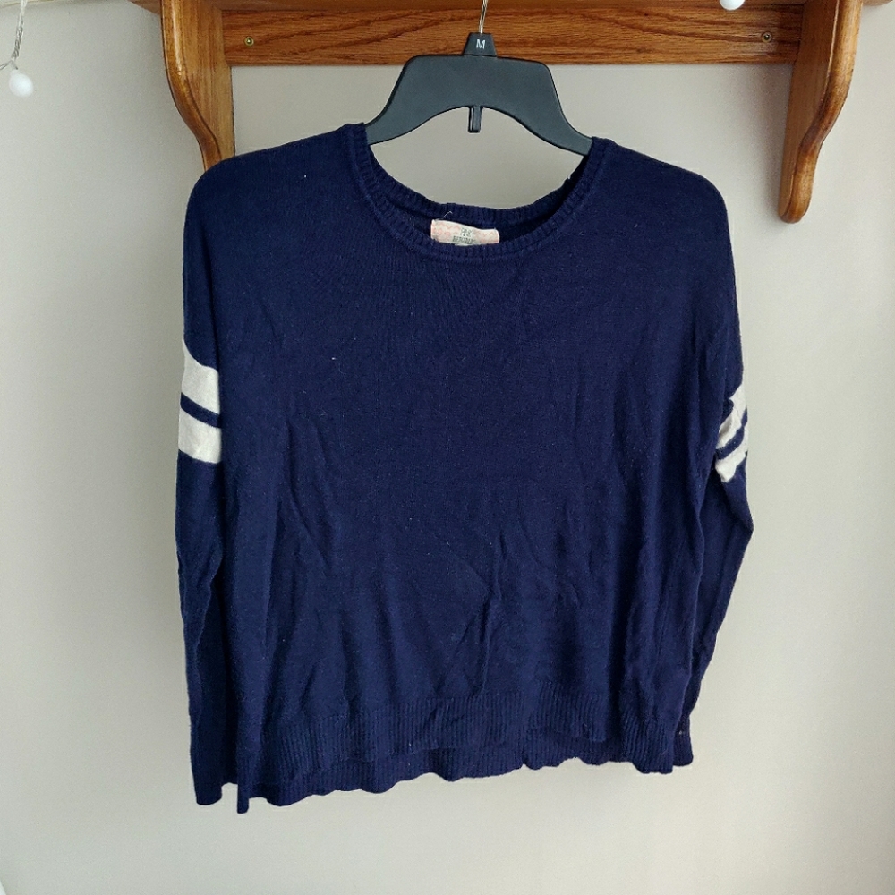 Dark blue light sweater